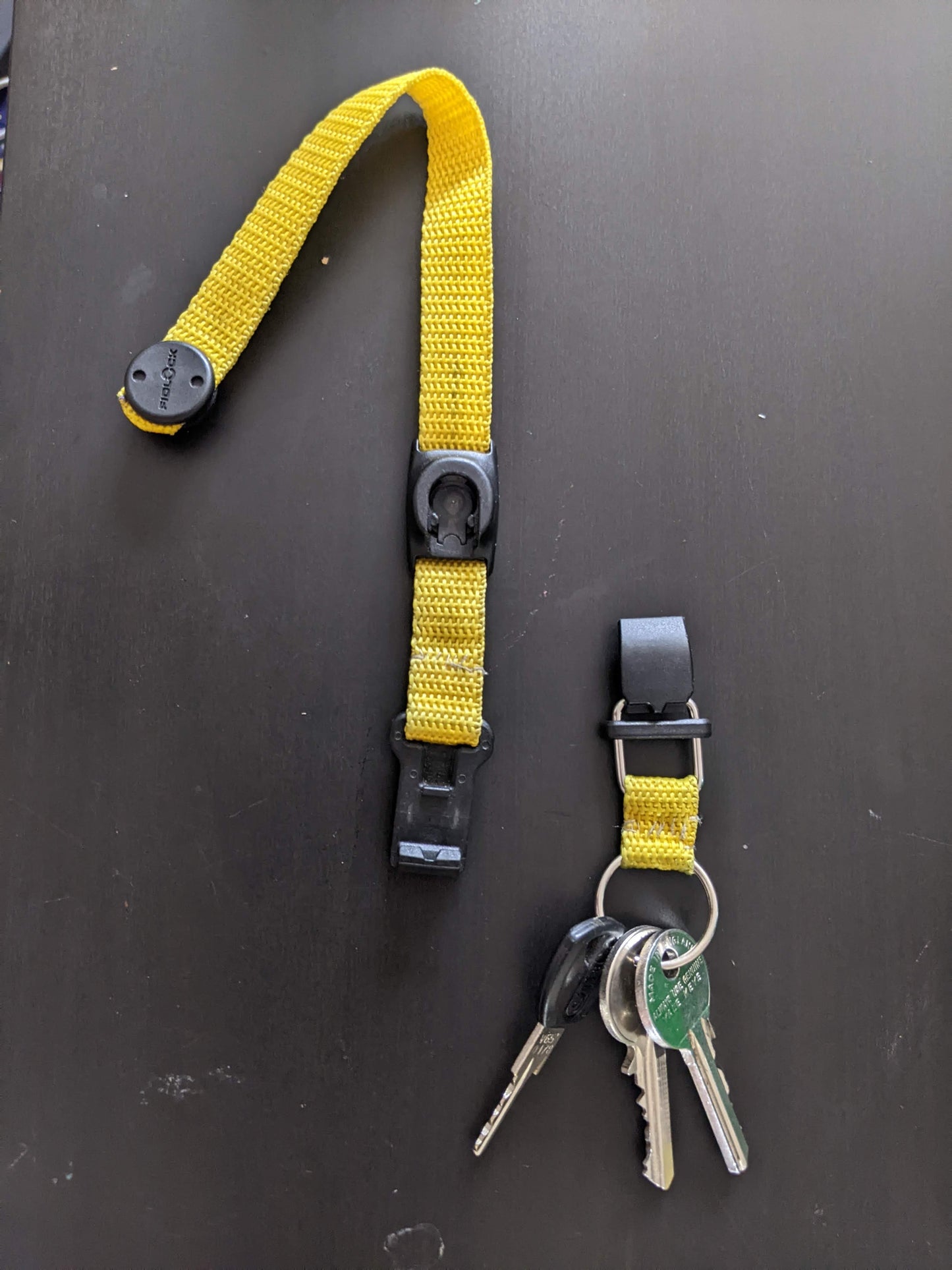 Key-Dangler-yellow-yellow3